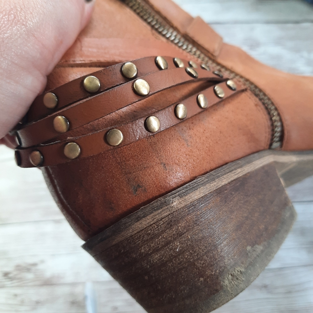Chinese Laundry Cognac Ankle Buckle Boots Size 9 - Picture 8 of 14